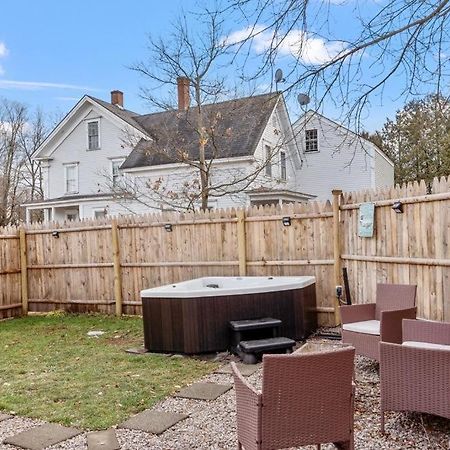 New!! Lovely Unit W/ Private Hot Tub And Patio! Laconia Exteriér fotografie