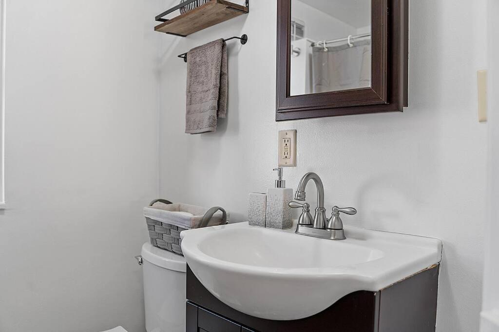 New!! Lovely Unit W/ Private Hot Tub And Patio! Laconia Exteriér fotografie