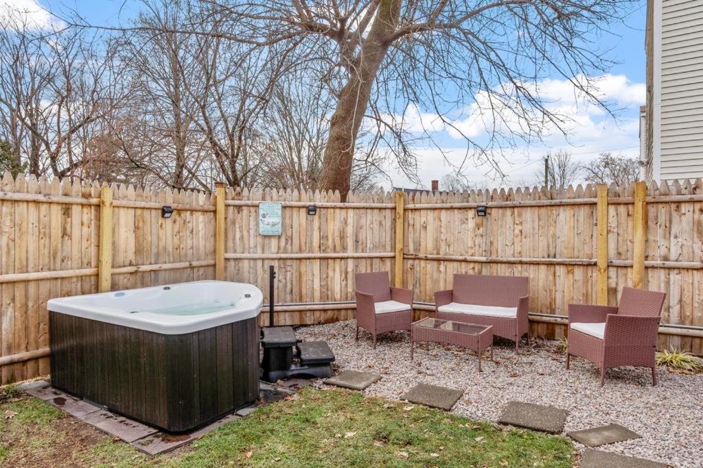 New!! Lovely Unit W/ Private Hot Tub And Patio! Laconia Exteriér fotografie